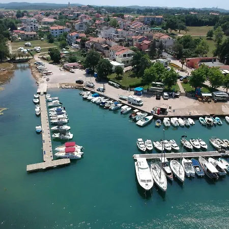 Slavica Apartamento Funtana